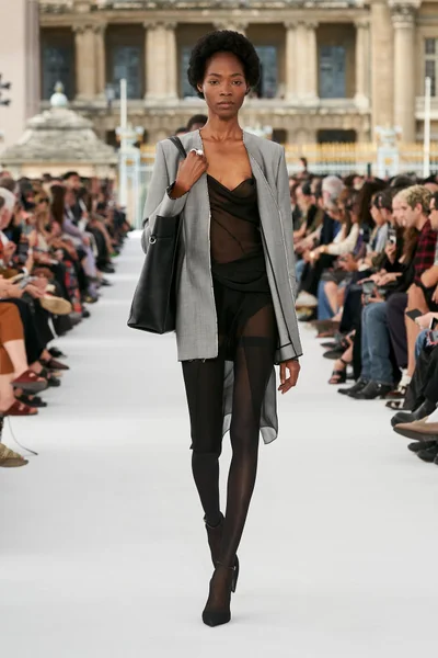 Look 30